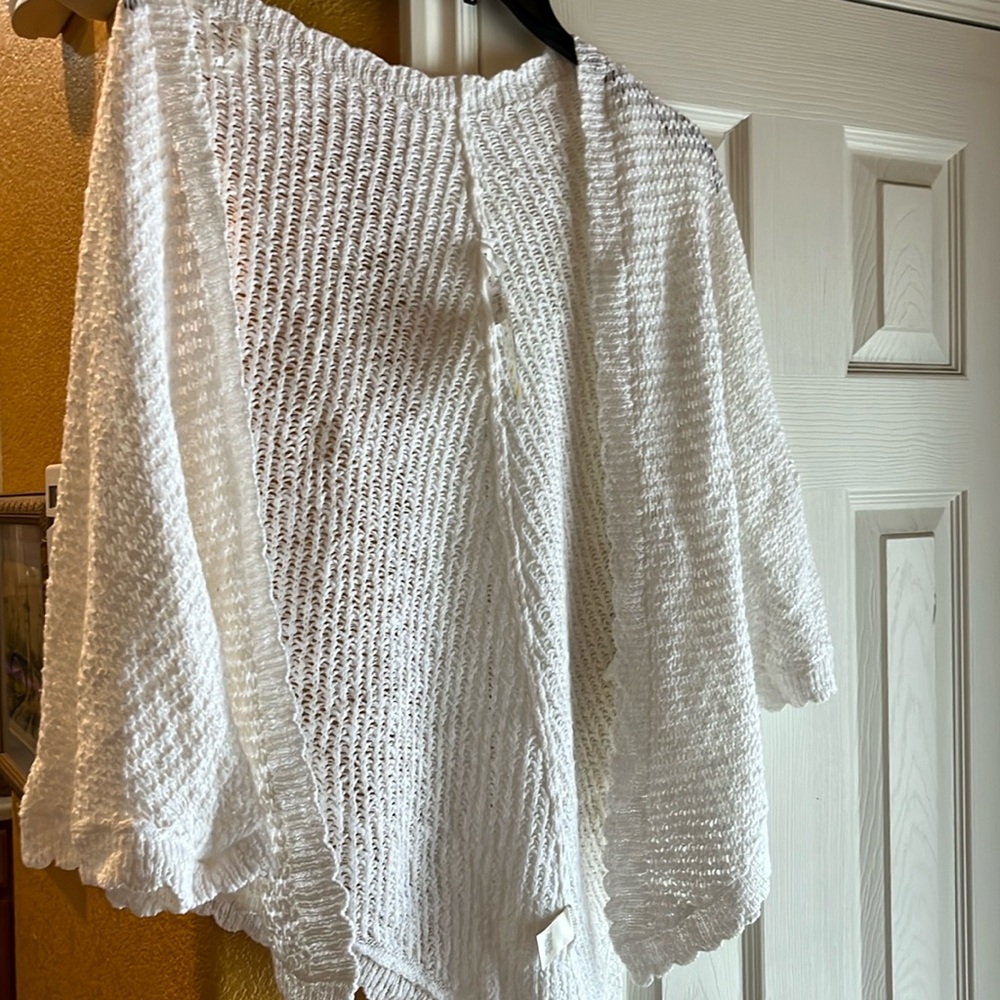 Leo and Nicole white loose knit short sleeved sweater cardigan. NWT.